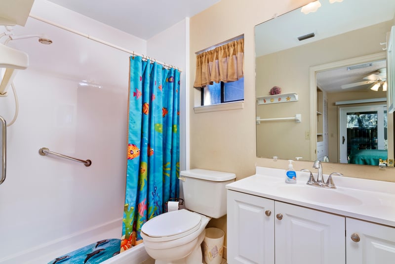 Photo 15 of 5522 La Moya Ave, Jacksonville, FL 32210, photographed by Megapixeler