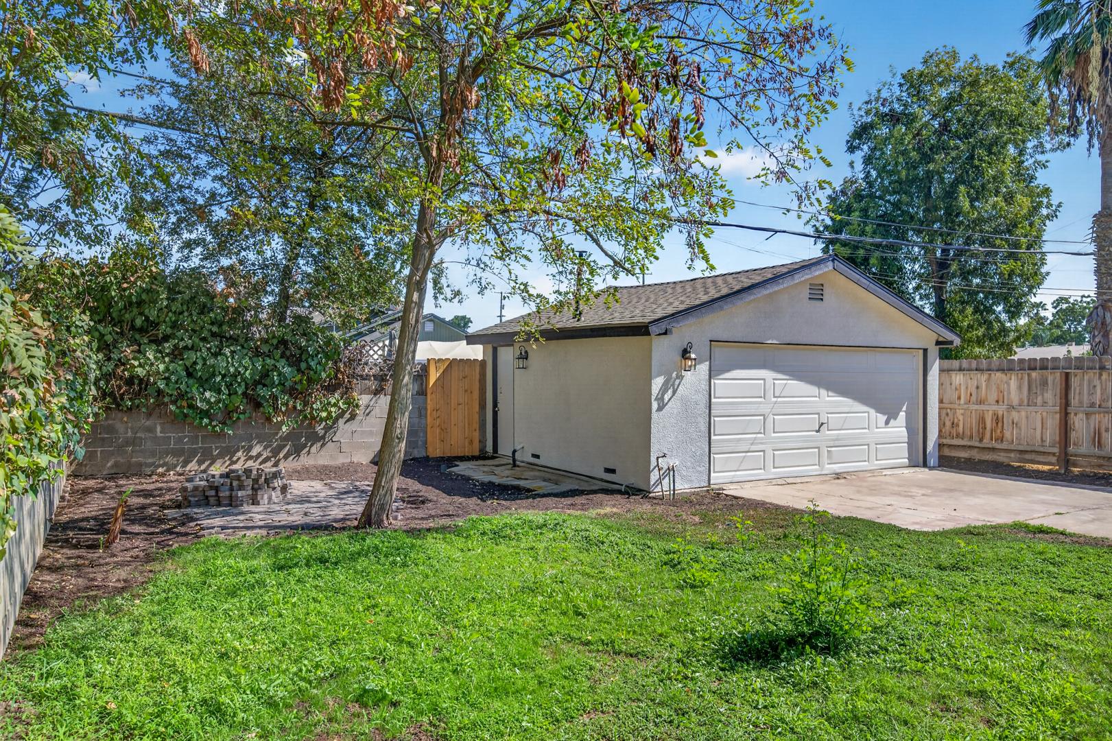 926 N Thorne Ave, photo 36