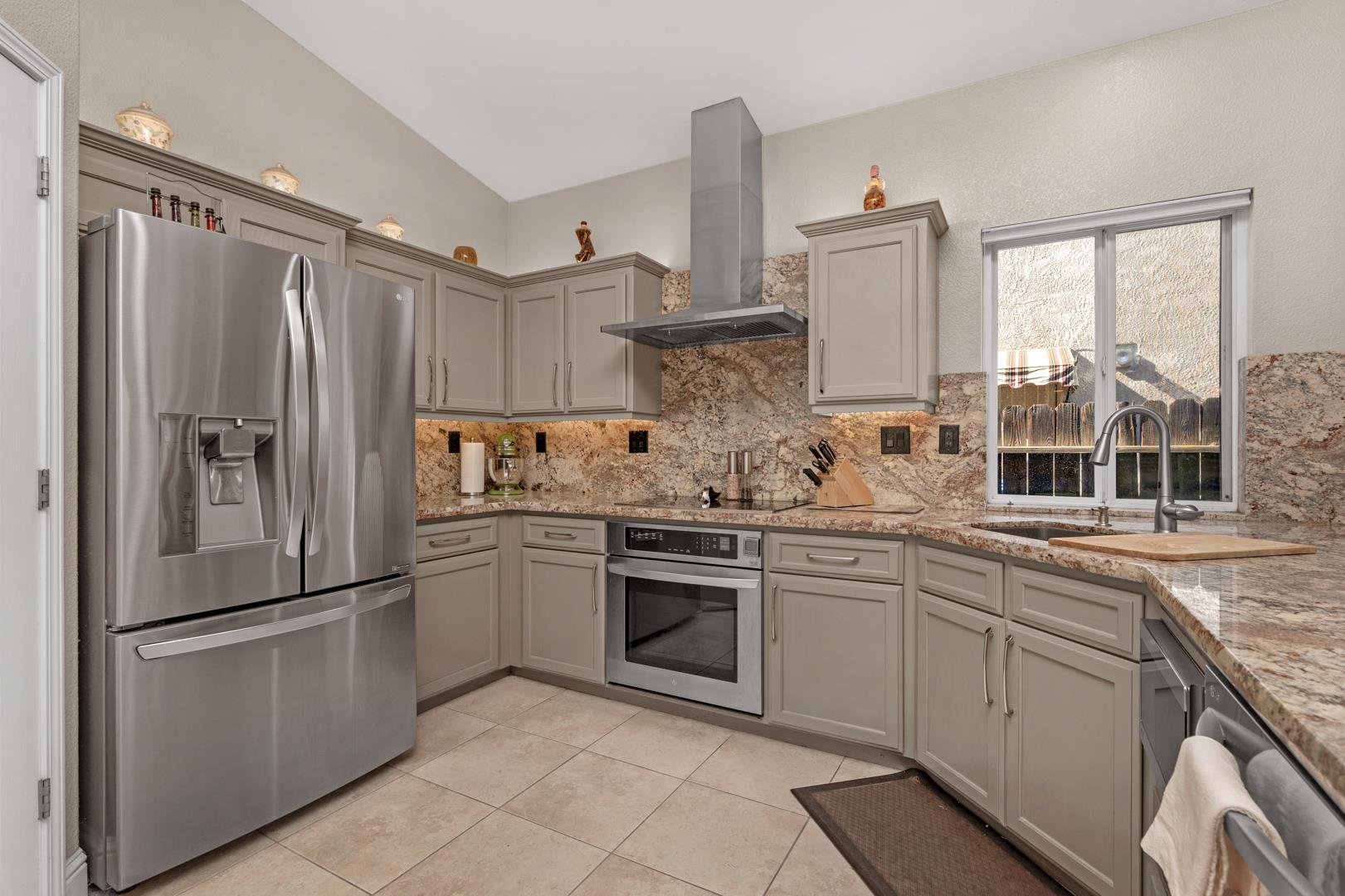 2145 S Eddy Ave, photo 23