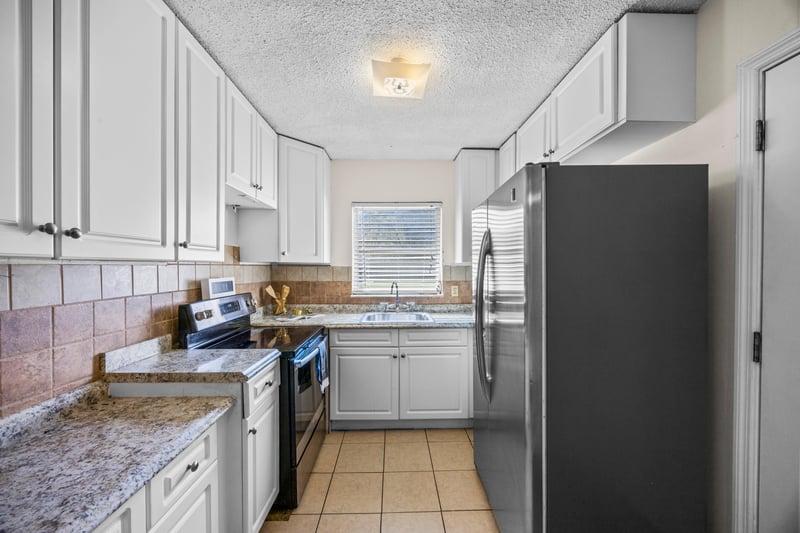 Photo 11 of 10431 Ebbitt Rd, Jacksonville, FL 32246, photographed by Megapixeler
