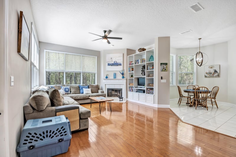 Photo 9 of 636 Wyndham Ct, Orange Park, FL 32073, photographed by Megapixeler