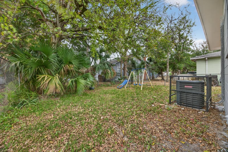 Photo 33 of 3811 Chase Ave, Jacksonville, FL 32209, photographed by Megapixeler