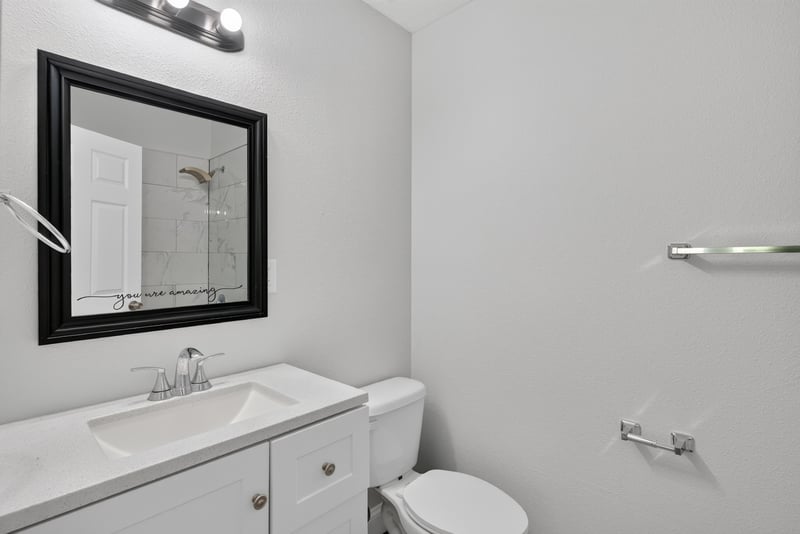 Bathroom vanity, photographed by Megapixeler on Lem Turner Rd, Jacksonville