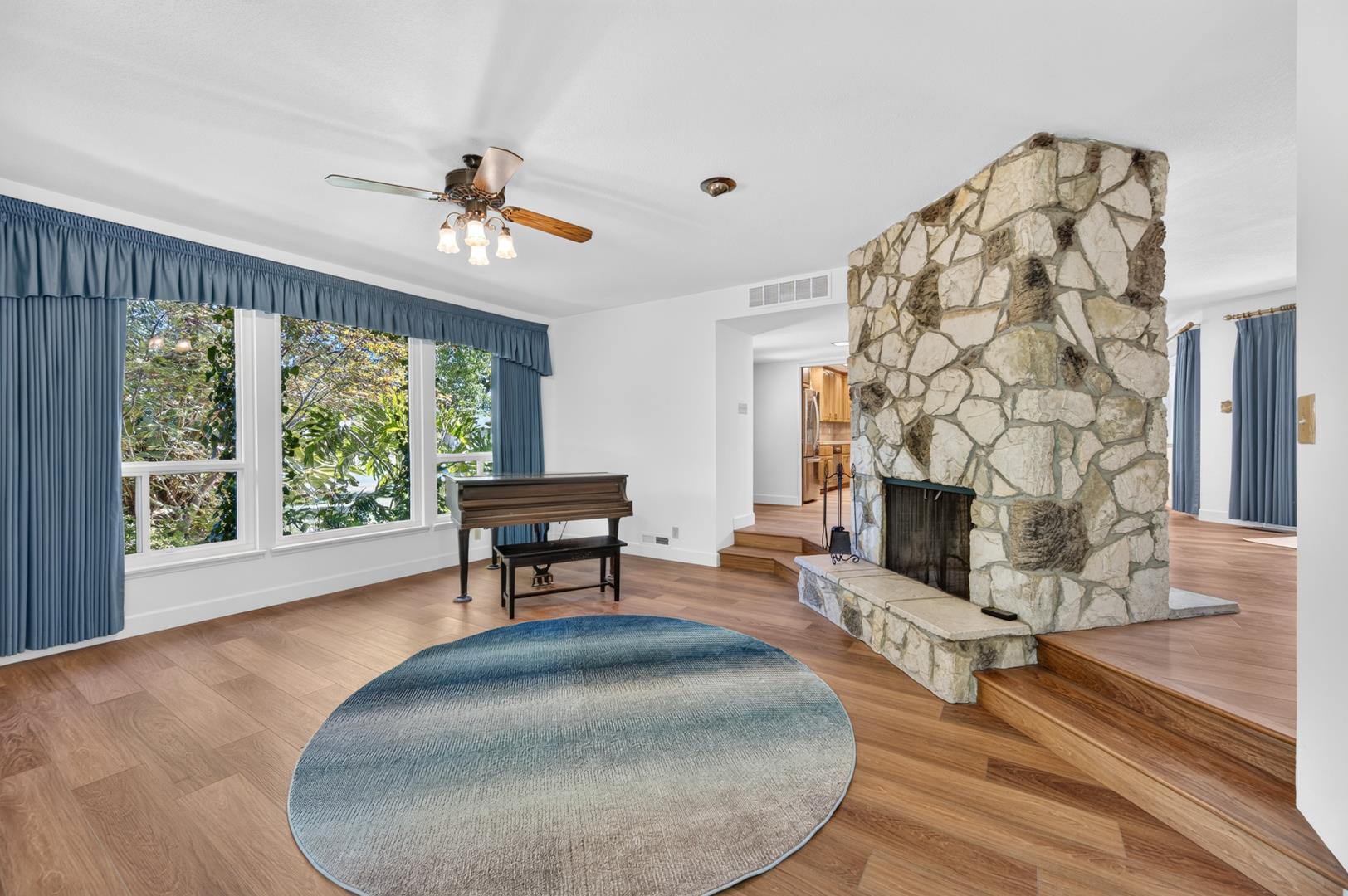 749 W Escalon Ave, photo 21