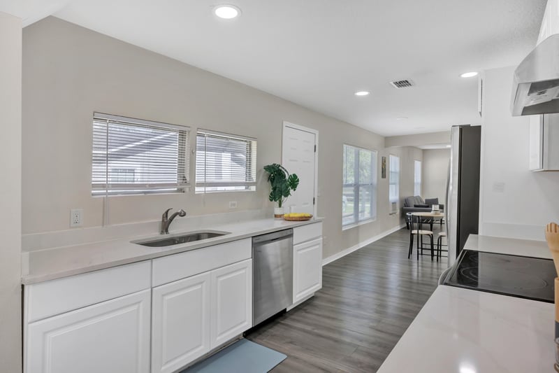 Photo 13 of 432 Tallulah Ave, Jacksonville, FL 32208, photographed by Megapixeler