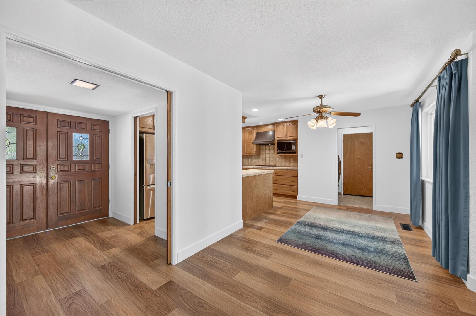 749 W Escalon Ave, photo 26