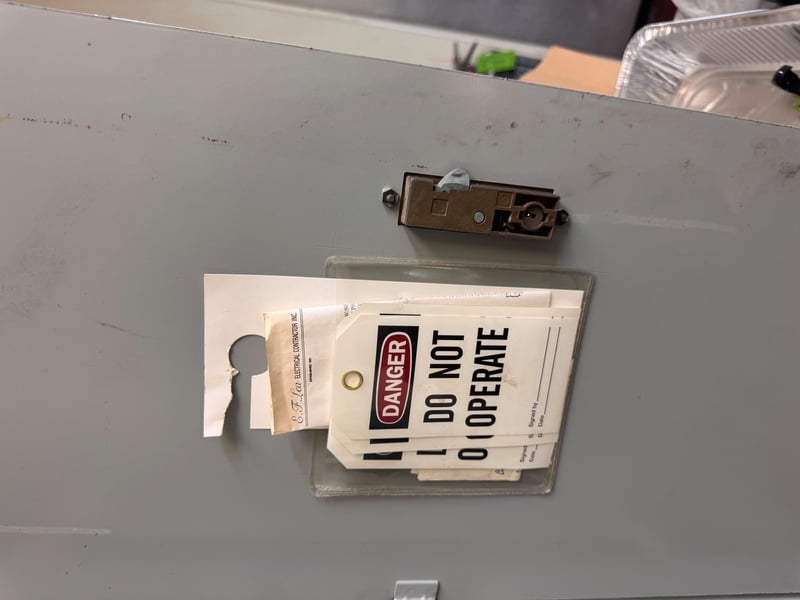 Disconnect switch with do-not-operate tag at 11700 New Kings Rd, Jacksonville, FL 32219