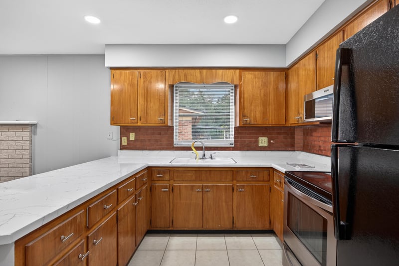 Photo 17 of 8015 Jaguar Dr, Jacksonville, FL 32244, photographed by Megapixeler