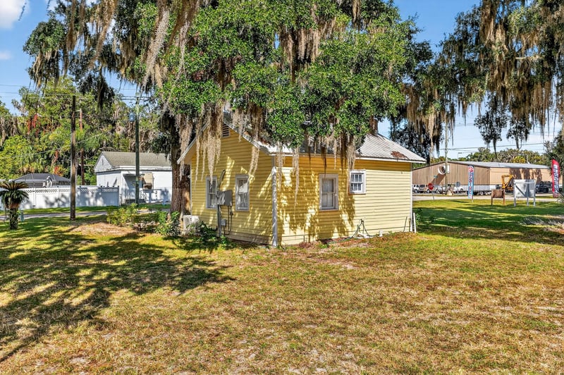Photo 112 of 765 3rd Ave, Welaka, FL 32193, photographed by Megapixeler
