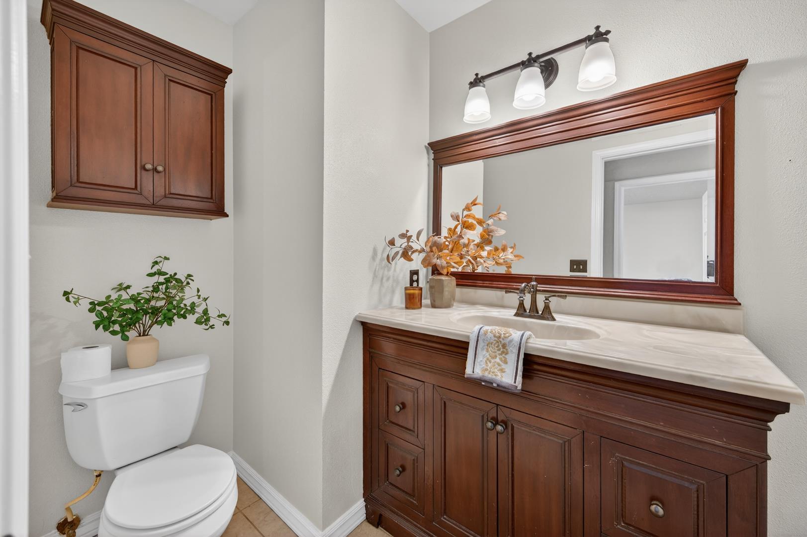 1235 W Dyer Ave, photo 30