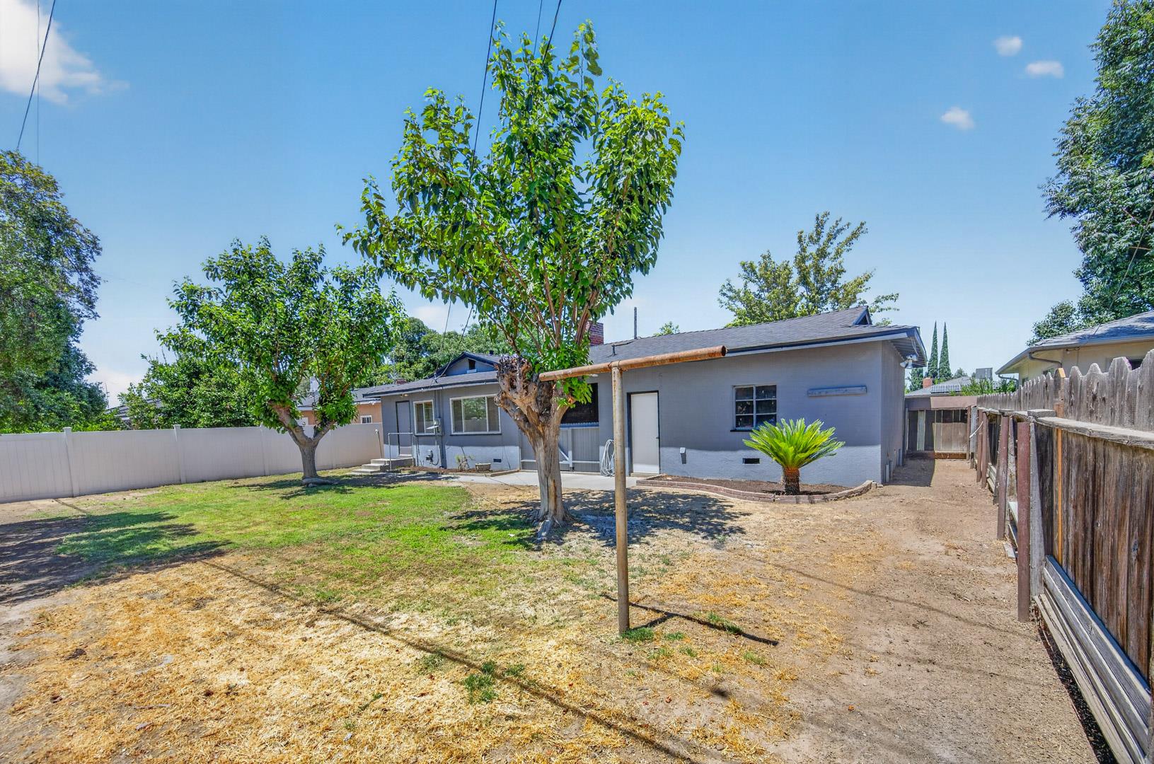 2302 E Fedora Ave, photo 43