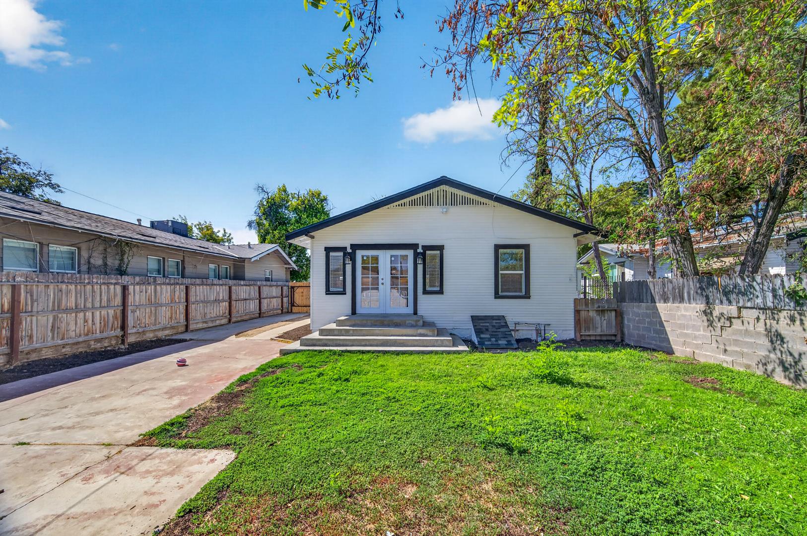 926 N Thorne Ave, photo 31