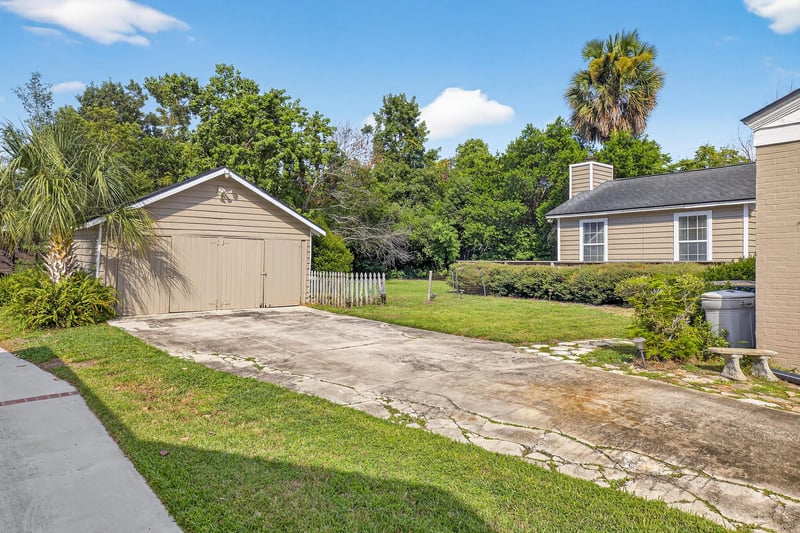 Photo 5 of 1425 Pinetree Rd, Jacksonville, FL 32207, photographed by Megapixeler