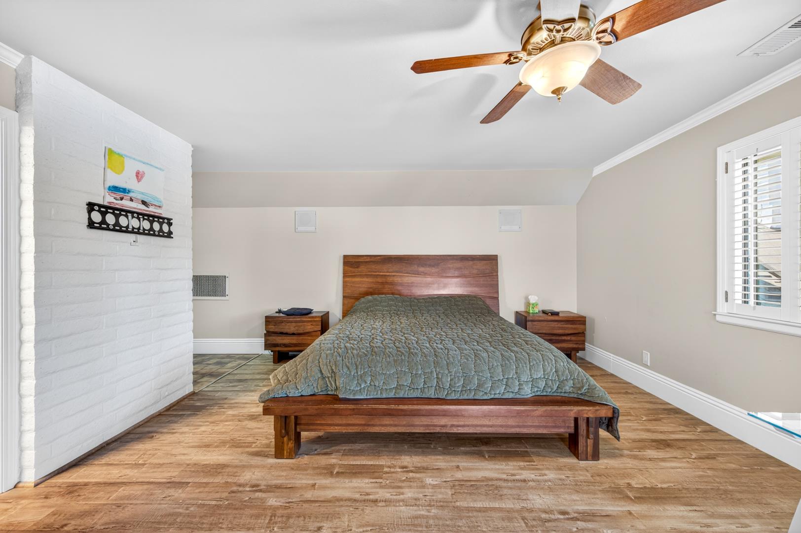 5261 N Van Ness Blvd, photo 58
