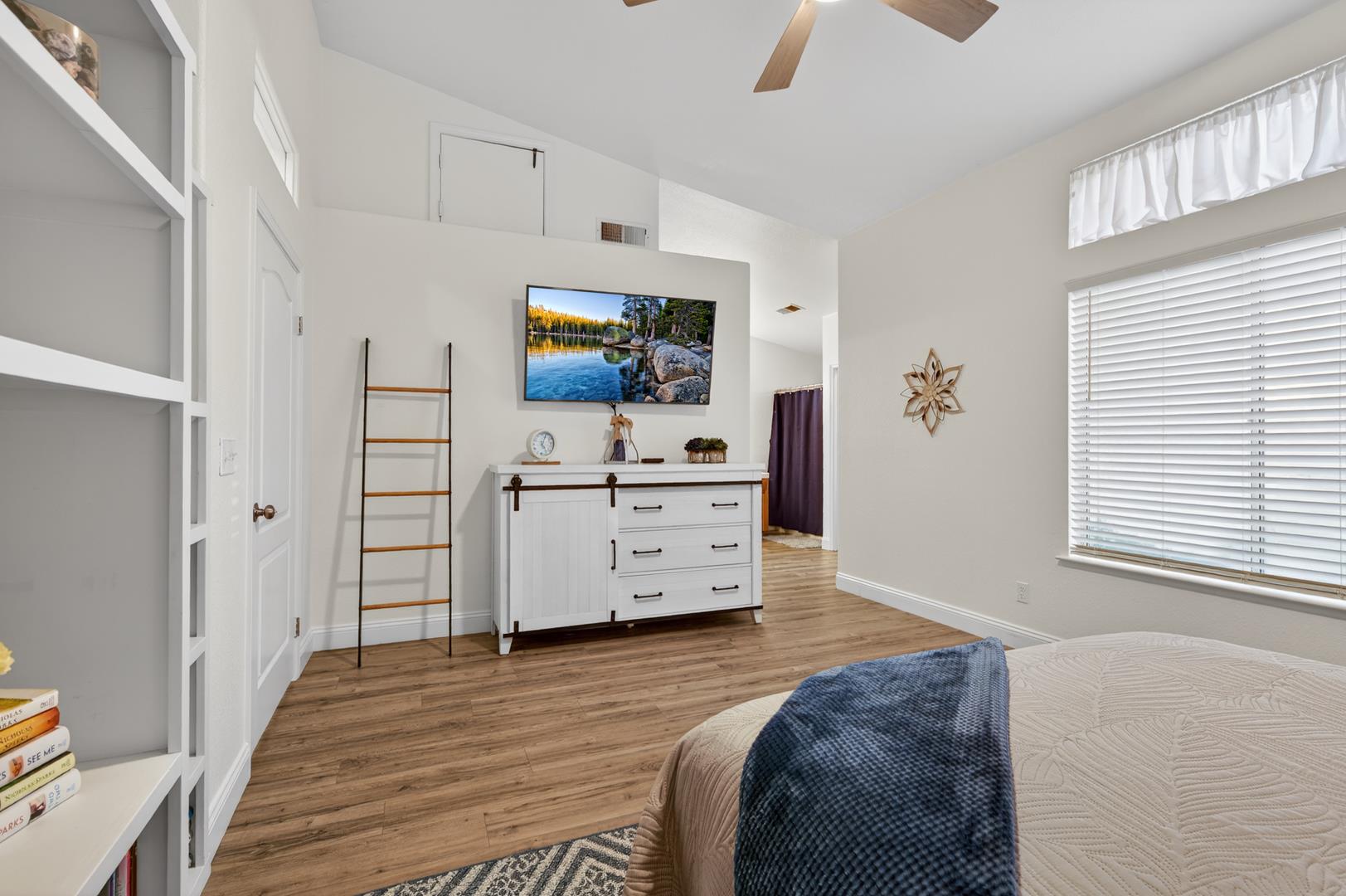 8652 N Sierra Vista Ave, photo 27