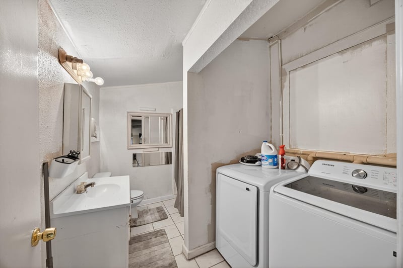 Gina (43) at 1209 Ida St, Jacksonville, FL 32208