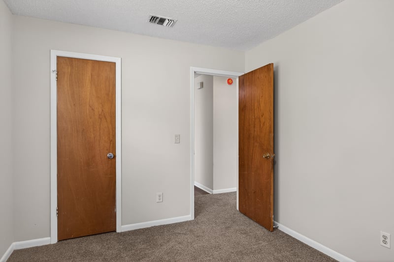 Photo 17 of 5033 Yearling Ln, Jacksonville, FL 32210, photographed by Megapixeler