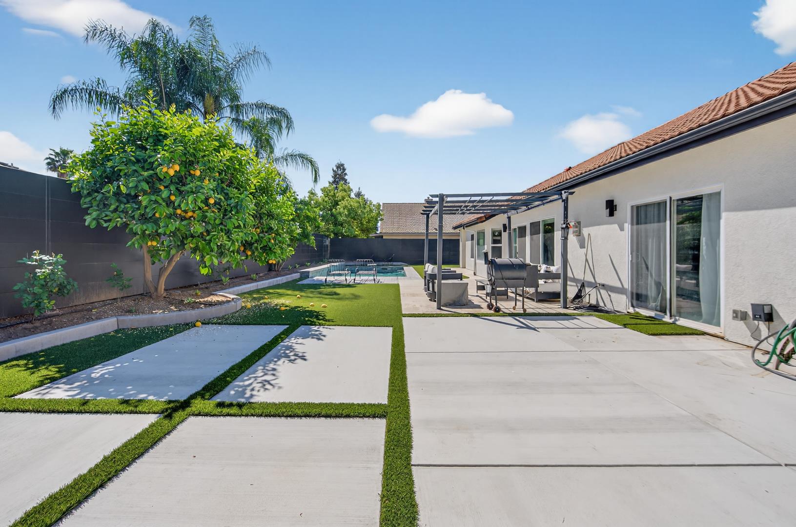 1555 Taylor Ln, photo 69