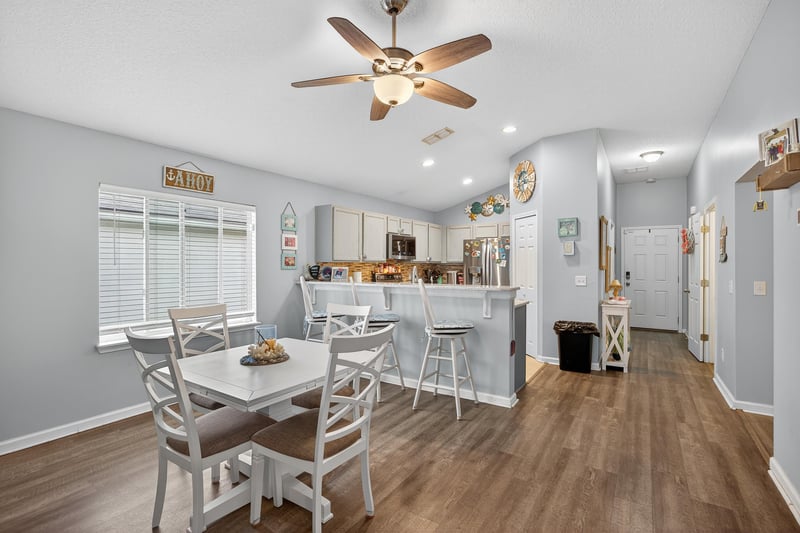 Photo 5 of 9167 Mill Grove Dr, Jacksonville, FL 32222, photographed by Megapixeler