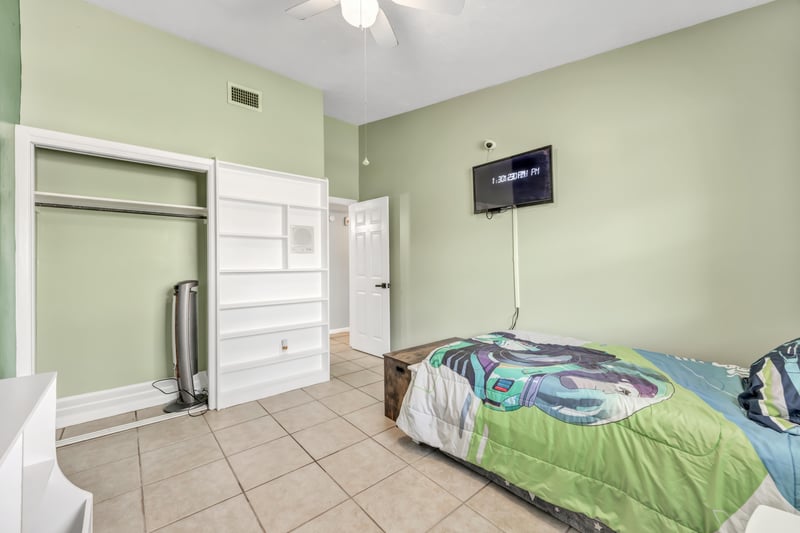Photo 23 of 1005 Las Robida Dr, Jacksonville, FL 32211, photographed by Megapixeler