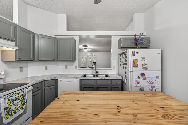 Photo 13 of 7613 Chelmsford Dr, Jacksonville, FL 32244, photographed by Megapixeler