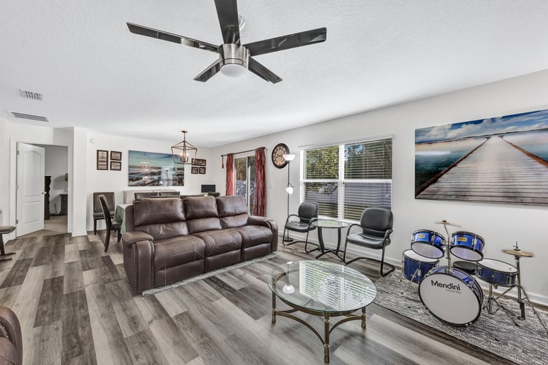 Photo 7 of 2633 King Louis Dr, Jacksonville, FL 32254, photographed by Megapixeler