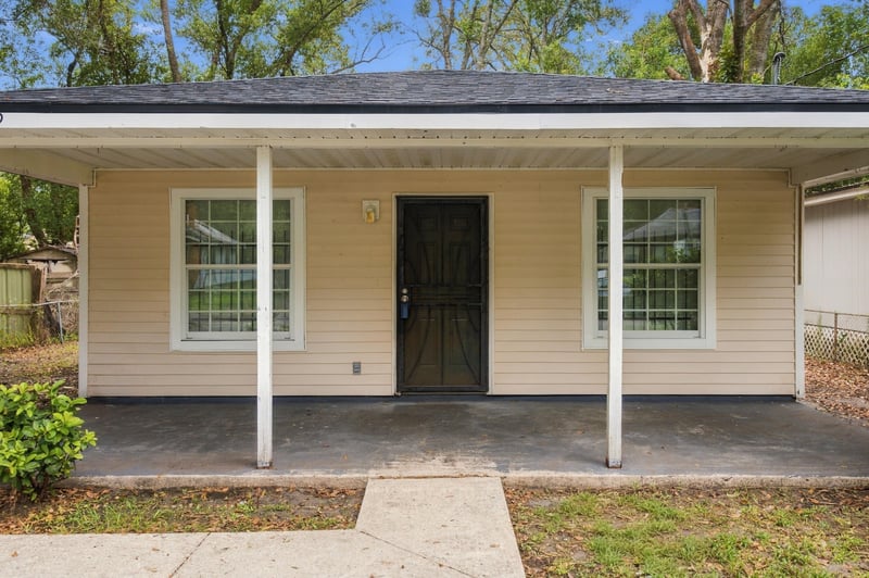 Covered porch and front door at 219 Shortreed St, Jacksonville, FL 32254