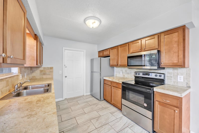 Photo 19 of 6124 Blank Dr W, Jacksonville, FL 32244, photographed by Megapixeler