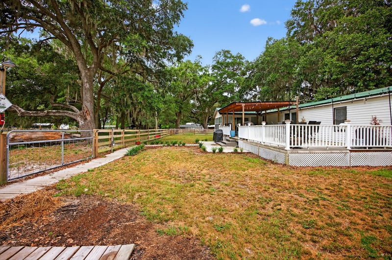 Photo 46 of 11844 SW County Rd 18, Hampton, FL 32044, photographed by Megapixeler