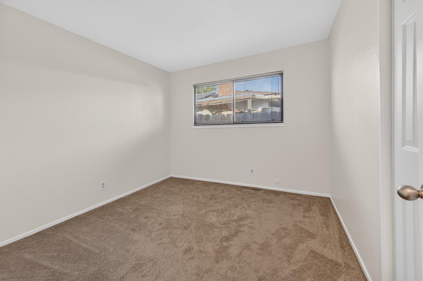 1335 Cindy Ave, photo 24