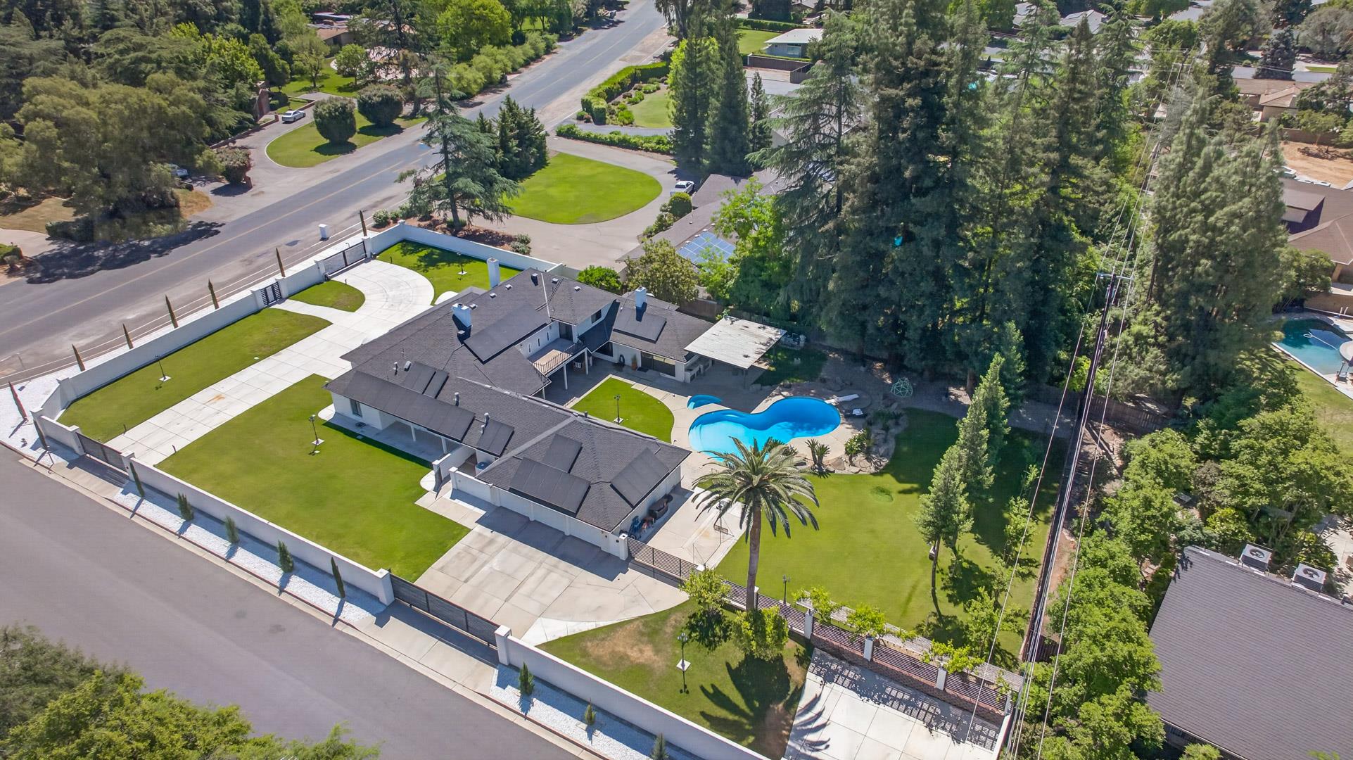5261 N Van Ness Blvd, photo 11