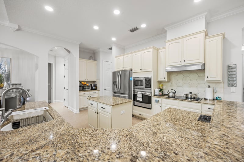 Photo 17 of 552 Saddlestone Dr, Jacksonville, FL 32259, photographed by Megapixeler
