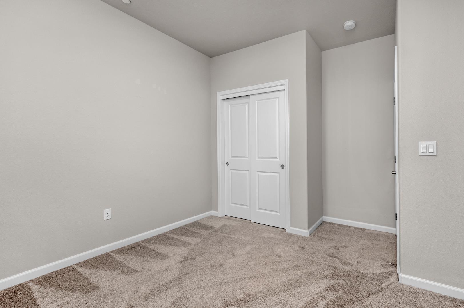 518 S Summit St, photo 30