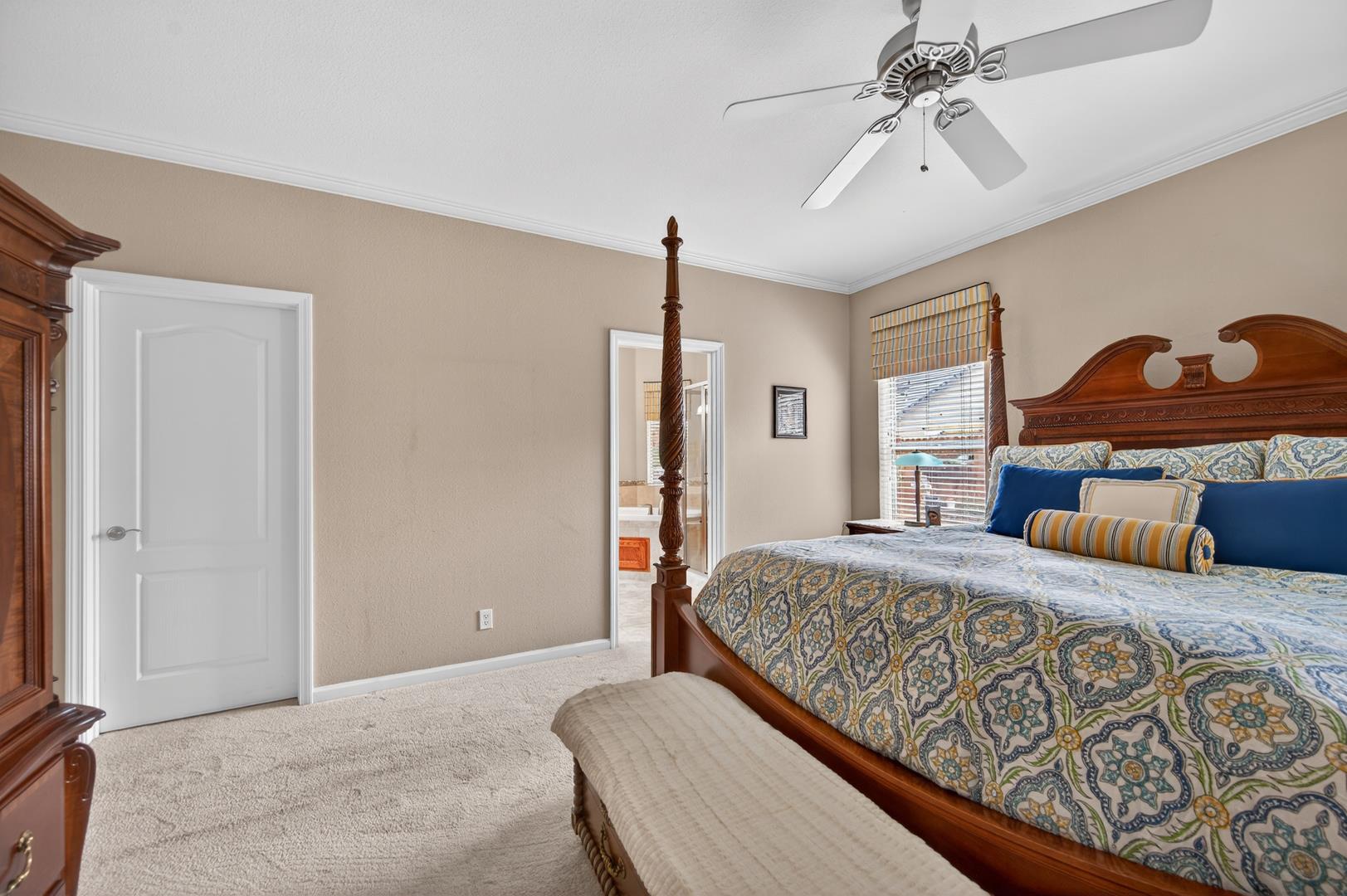 2450 E Fox Glen Ave, photo 32
