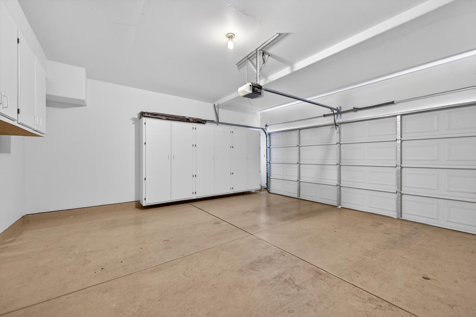 1079 E Monticello Cir, photo 40