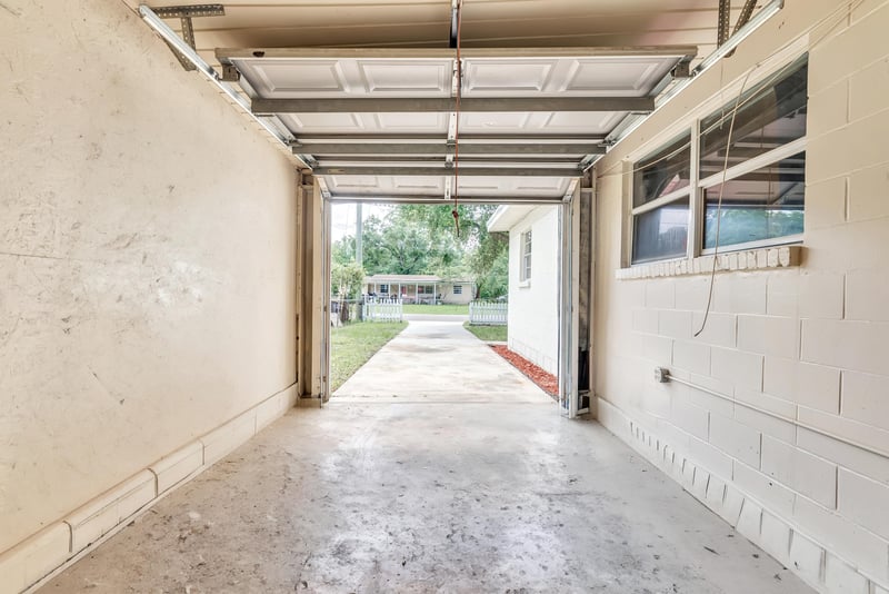 Garage 1 at 4407 Melvin Cir E, Jacksonville, FL 32210