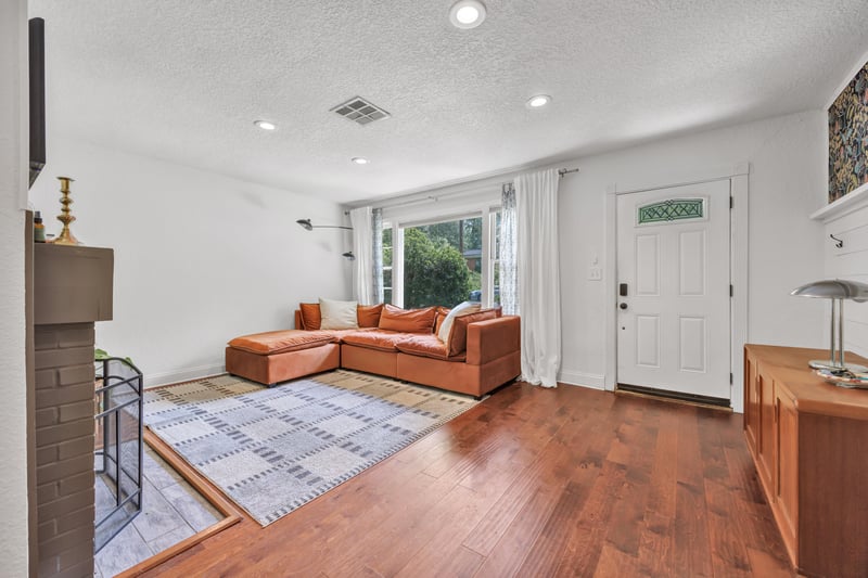 Photo 5 of 1755 Pine Grove Ave, Jacksonville, FL 32205, photographed by Megapixeler