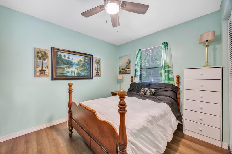 Photo 16 of 185 Violet Cir, Interlachen, FL 32148, photographed by Megapixeler