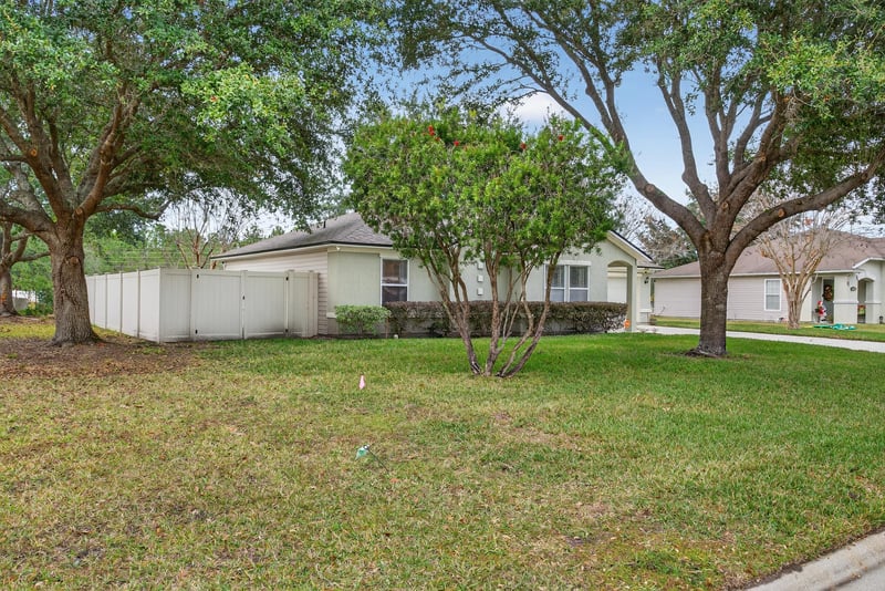 Photo 5 of 9719 Mayville Dr E, Jacksonville, FL 32222, photographed by Megapixeler