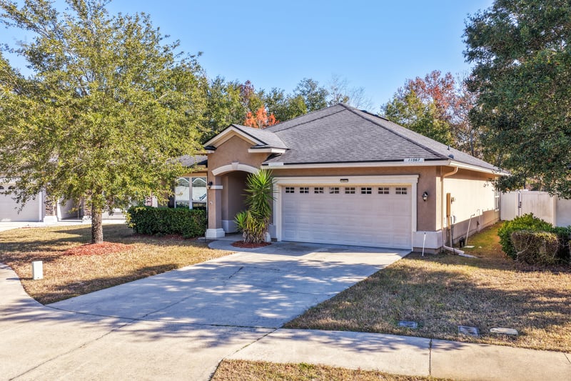 Front Right at 11567 Sycamore Cv Ln, Jacksonville, FL 32218
