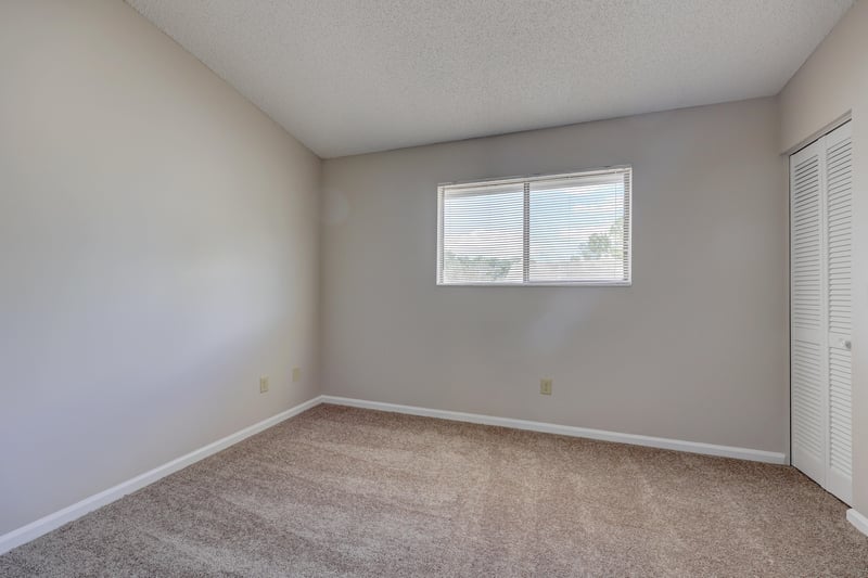 Bedroom 2 at 3801 Crown Point Rd unit 2132, Jacksonville, FL 32257