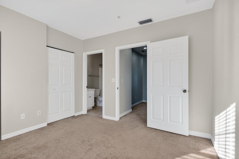 Primary Bed at 340 E Ashley St, Jacksonville, FL 32202