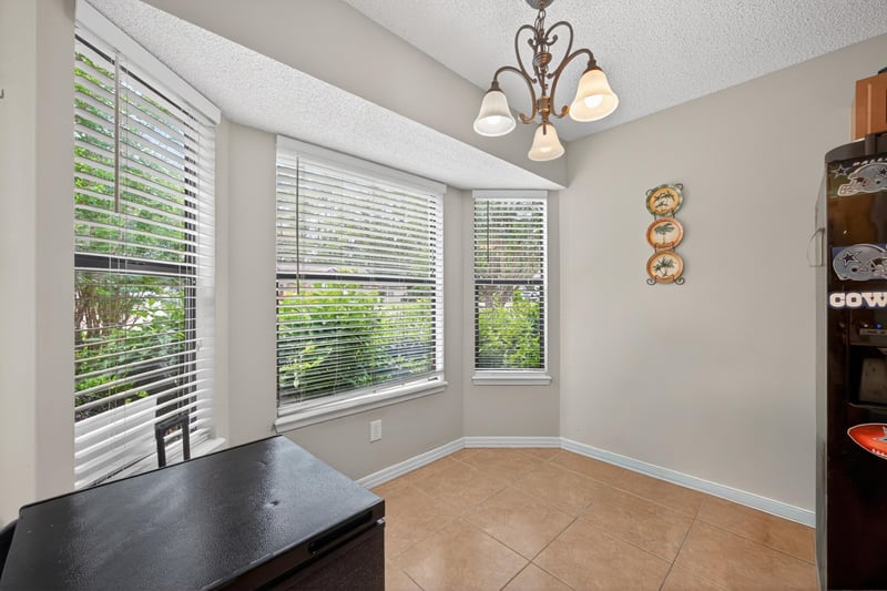 Photo 13 of 8849 Victoria Landing Dr W, Jacksonville, FL 32208, photographed by Megapixeler