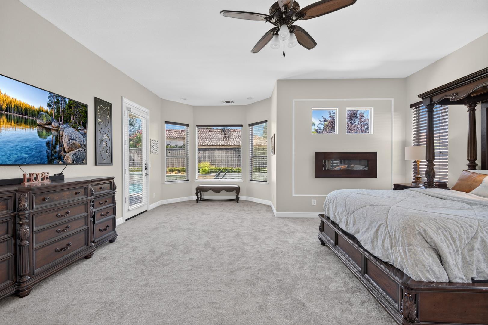 633 W Richmond Ave, photo 75