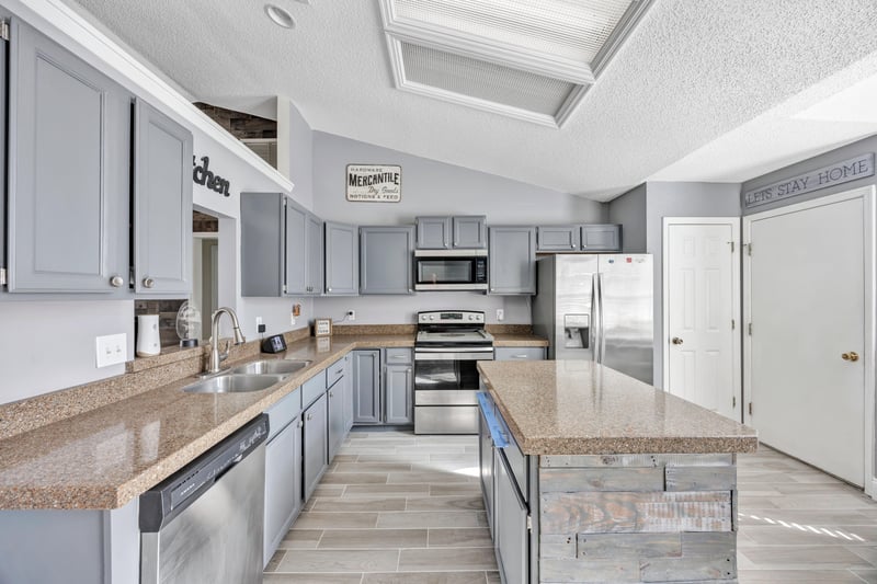 Photo 9 of 10575 Otter Creek Dr, Jacksonville, FL 32222, photographed by Megapixeler