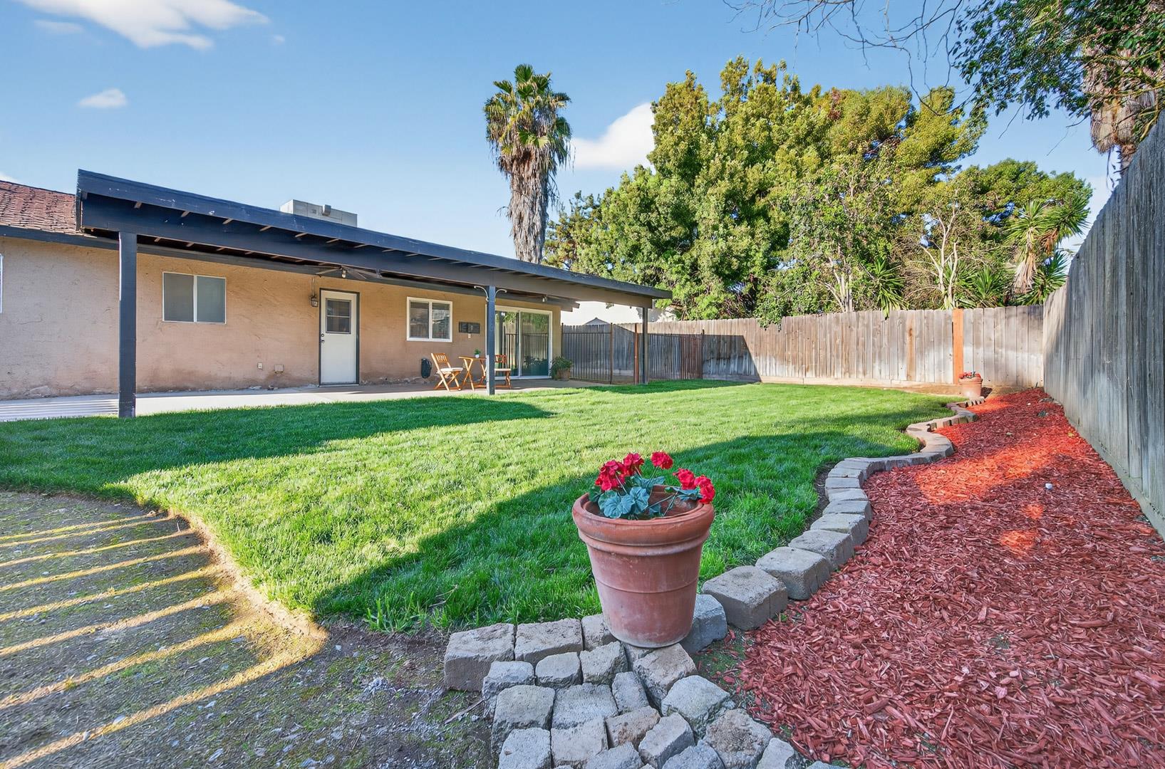 1235 W Dyer Ave, photo 45