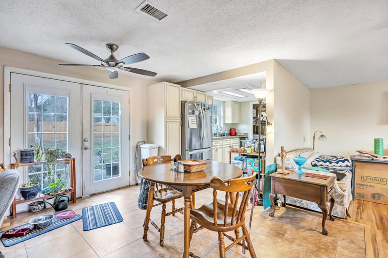 Photo 10 of 2823 Tanglewood Blvd, Orange Park, FL 32065, photographed by Megapixeler