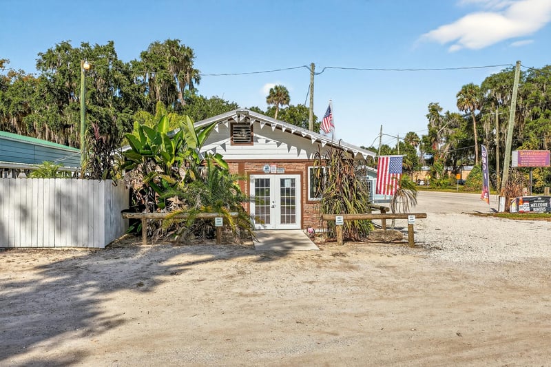 Photo 12 of 765 3rd Ave, Welaka, FL 32193, photographed by Megapixeler