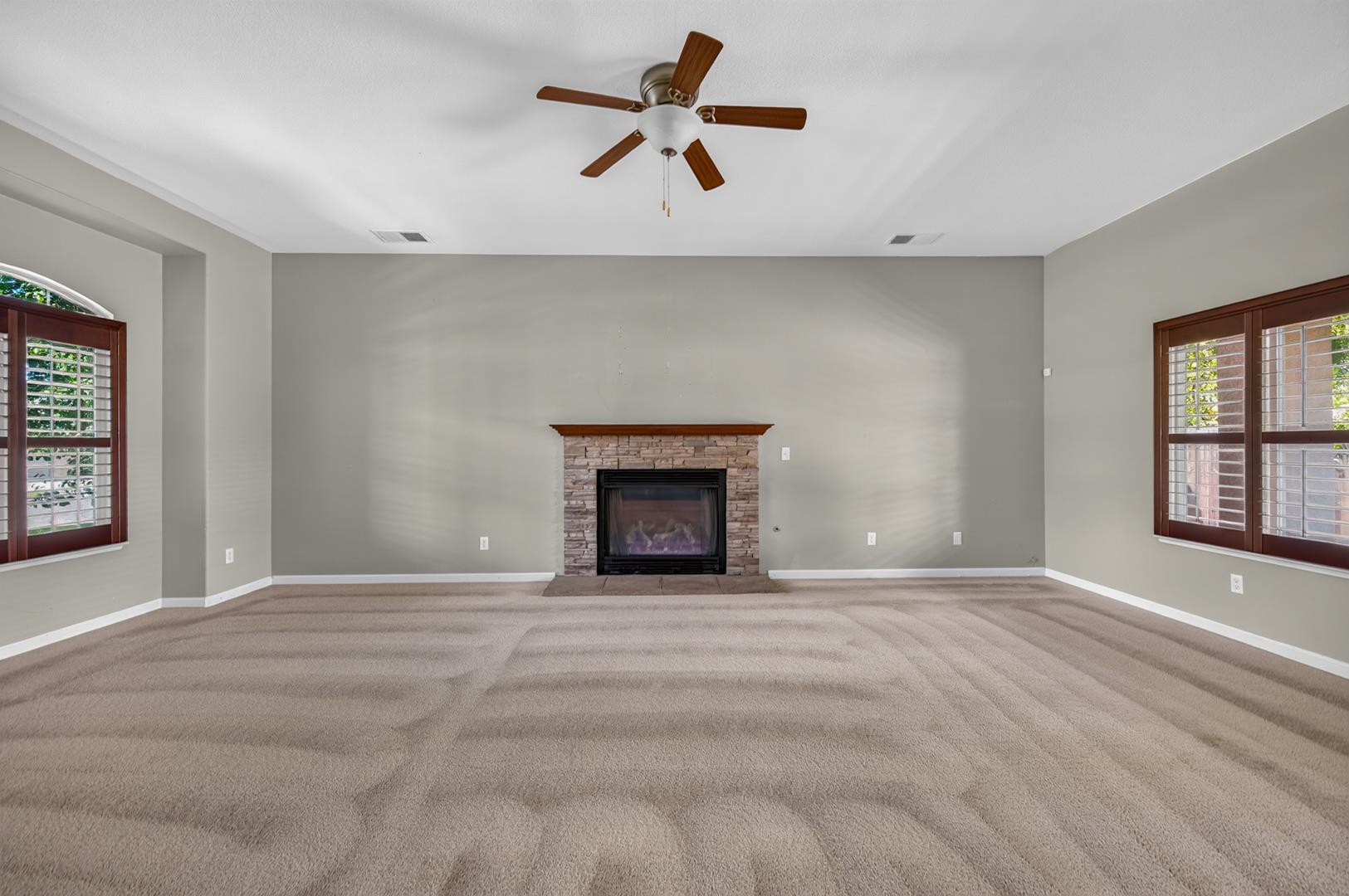 1114 E Oakmont Ave, photo 40