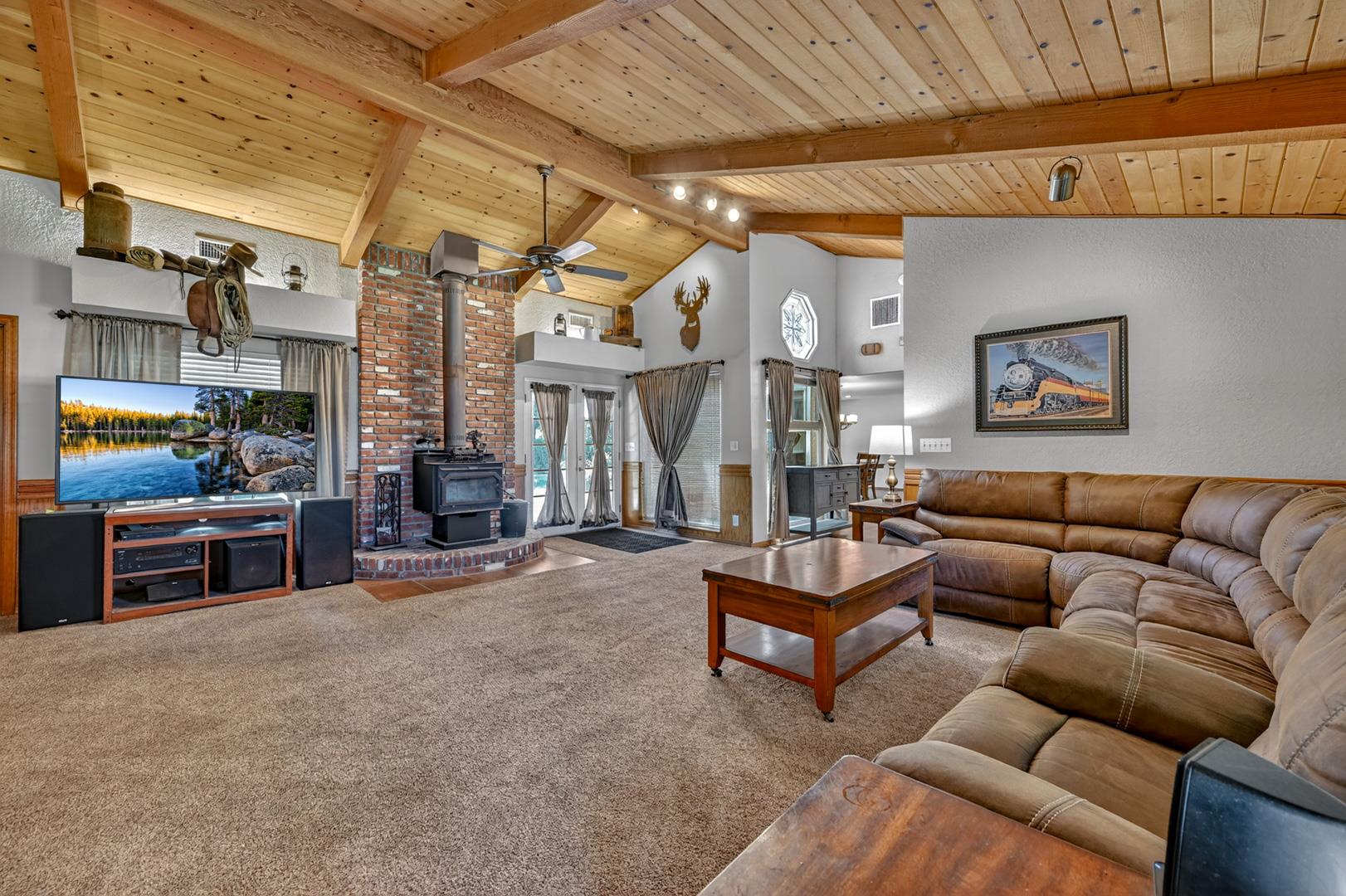 1185 N Locan Ave, photo 30